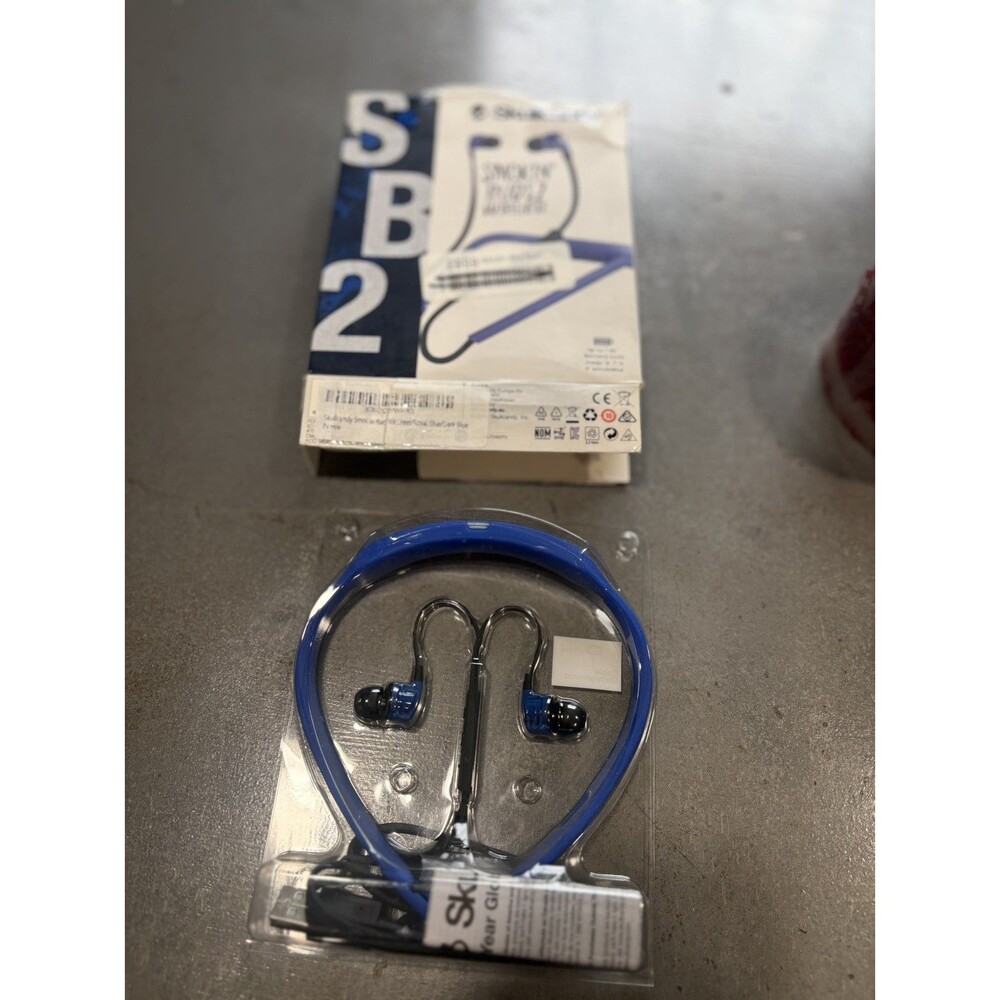 New / open Box Skullcandy Smoking Buds 2 Bluetooth Headphones damaged box / NEW